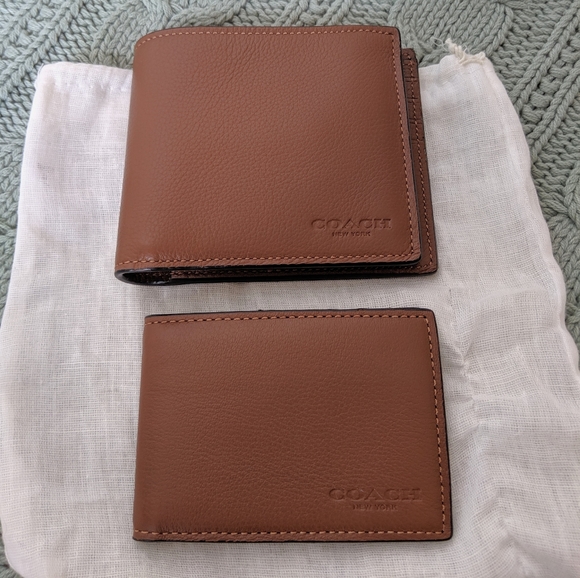 NWT! Coach men's wallet - Picture 2 of 3